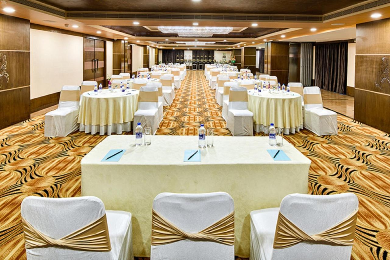 Goldfinch Hotel Bangalore Buitenkant foto