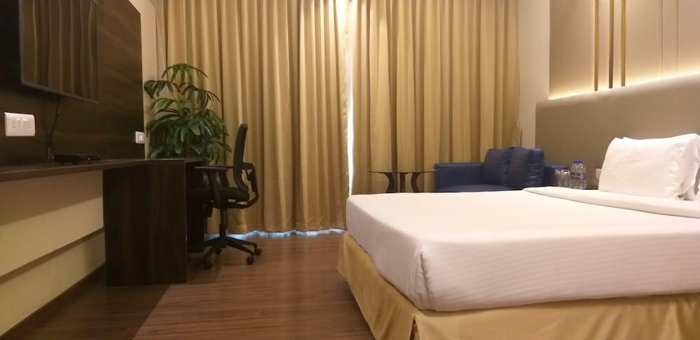 Goldfinch Hotel Bangalore Buitenkant foto