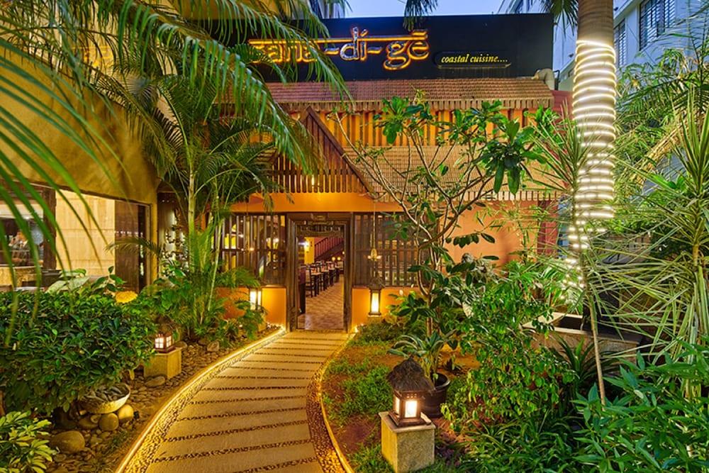 Goldfinch Hotel Bangalore Buitenkant foto