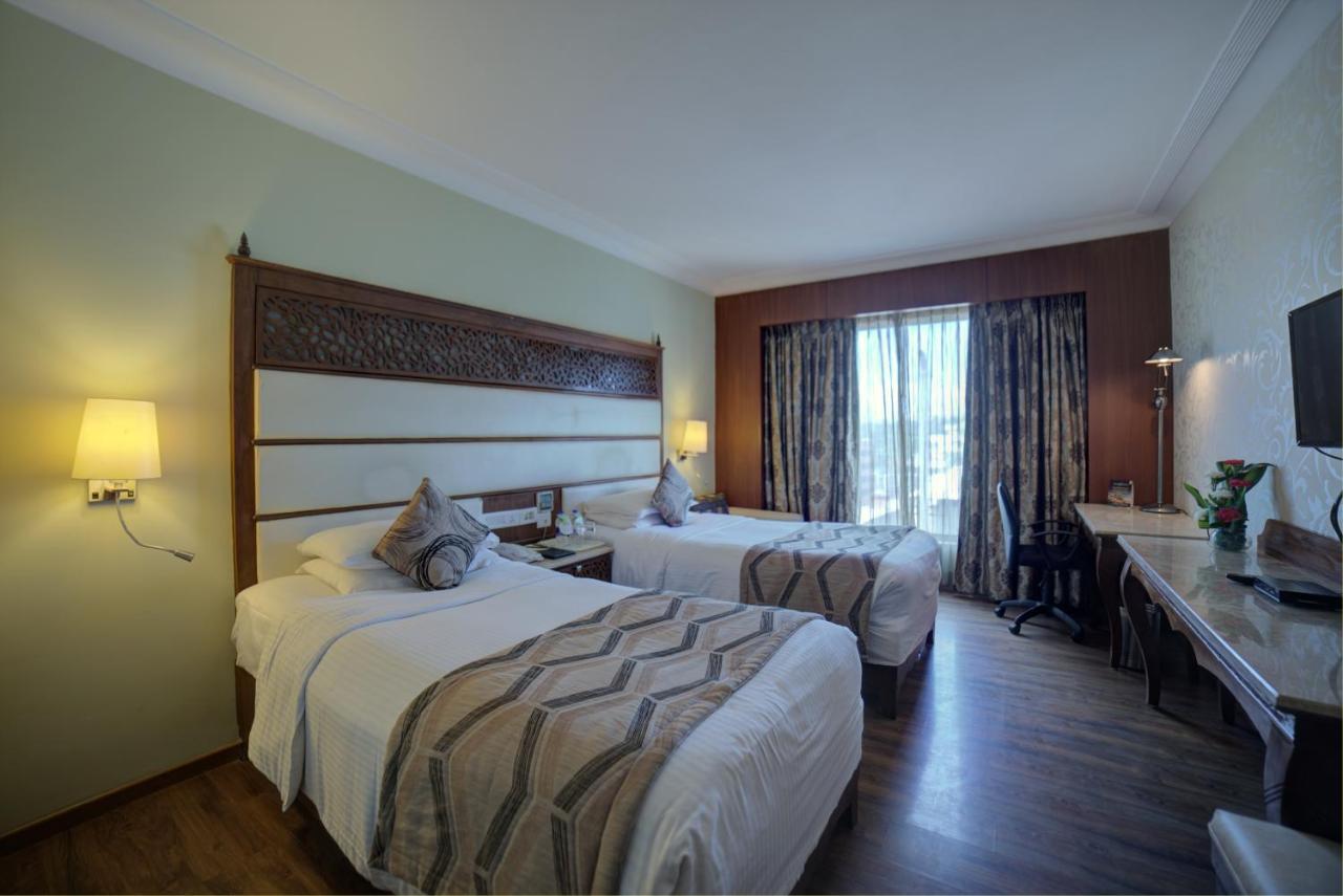 Goldfinch Hotel Bangalore Buitenkant foto