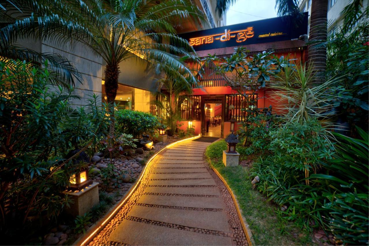 Goldfinch Hotel Bangalore Buitenkant foto